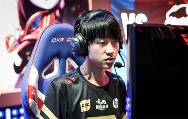 PG电子中国官方-TheShy在快船比赛中战术调整，重返赛场引发热议！赛场气氛高涨-PG电子中国官方